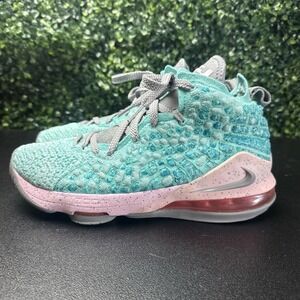 Nike LeBron 17 GS Sneakers Kids Size 6 Y South Beach basketball shoes Youth